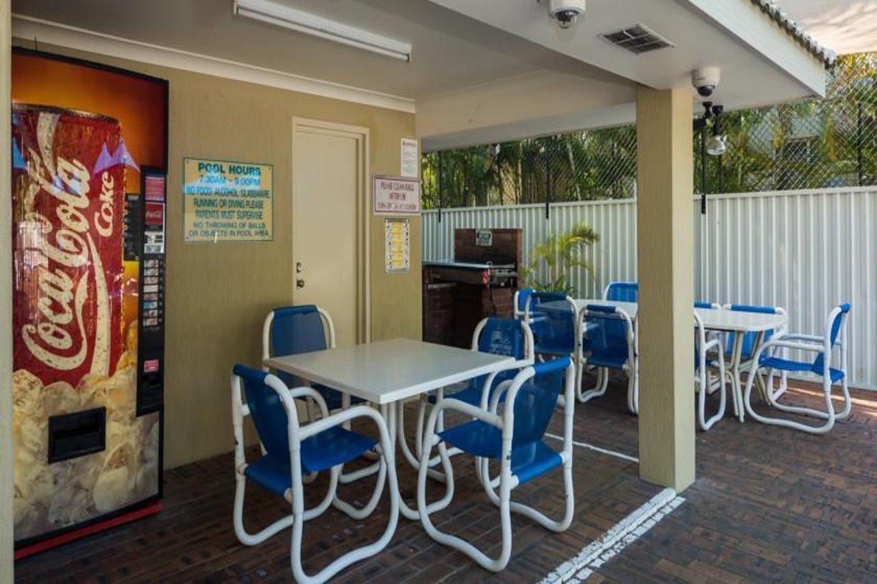 Surfers Tropique Holiday Apartments Голд-Кост Экстерьер фото